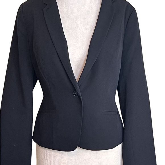 Worthington Jackets & Blazers - Worthington trim fitted blazer. NWT